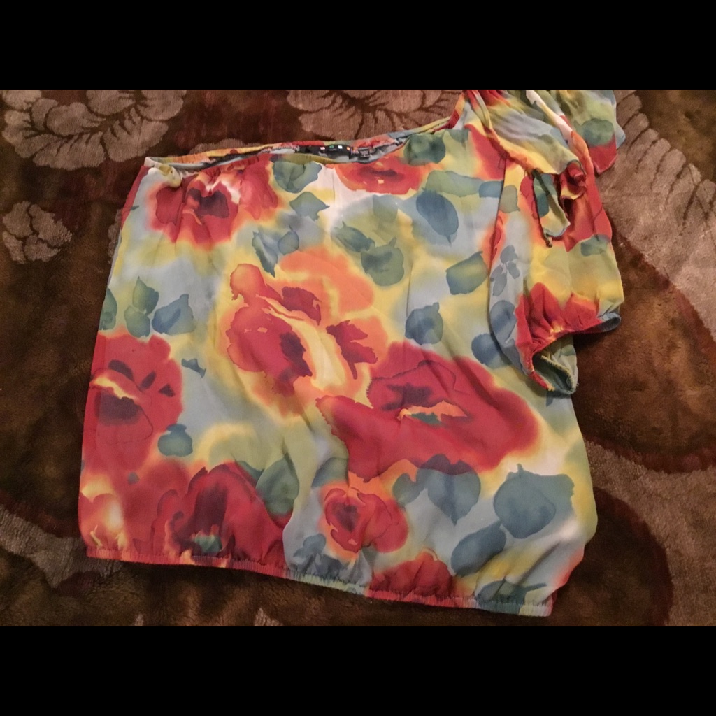 Women’s Beautiful One Shoulder Lined Blouse Sz L